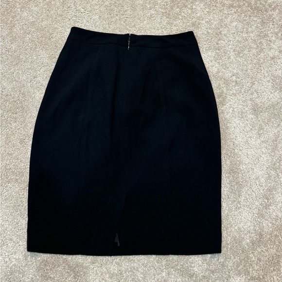 Bebe ladies skirt black in size 4 - Picture 7 of 7